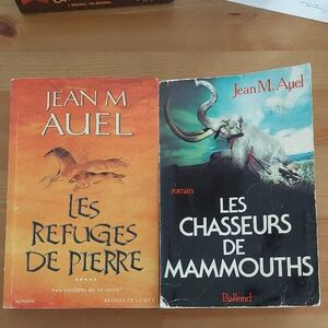 Jean M. Auel Book  - Les Refuges de Pierre  Les Chasseurs de Mammouths Lot Livre